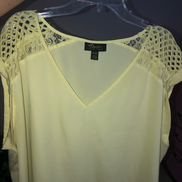 Blouse Bundle! - Picture 7 of 7